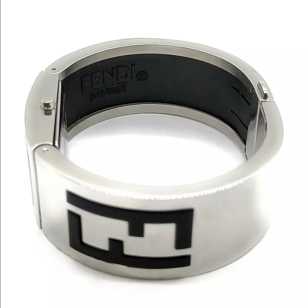 Fendi Bracelet watch- STUNNING 💄
